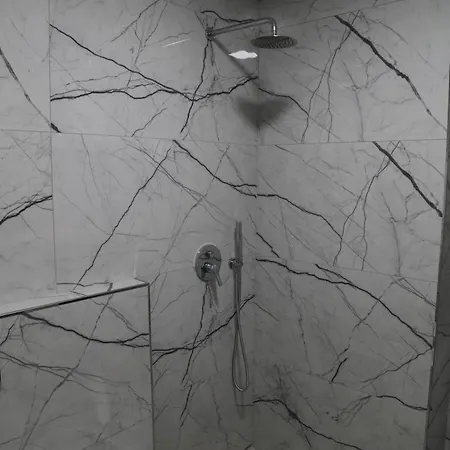 Ammen Deluxe Apartamento Shëngjin